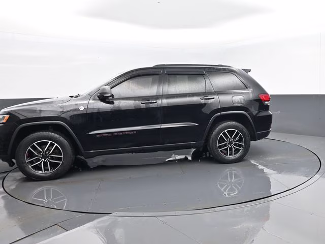 2020 Diamond Black Crystal Pearlcoat Jeep Grand Cherokee Trailhawk 4X4 SUV