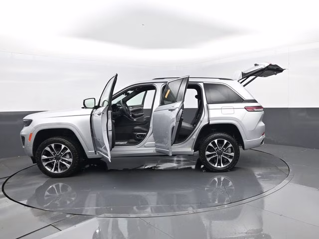 2023 Silver Zynith Jeep Grand Cherokee Overland 4X4 SUV