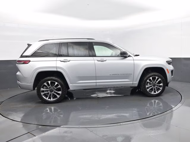 2023 Silver Zynith Jeep Grand Cherokee Overland 4X4 SUV