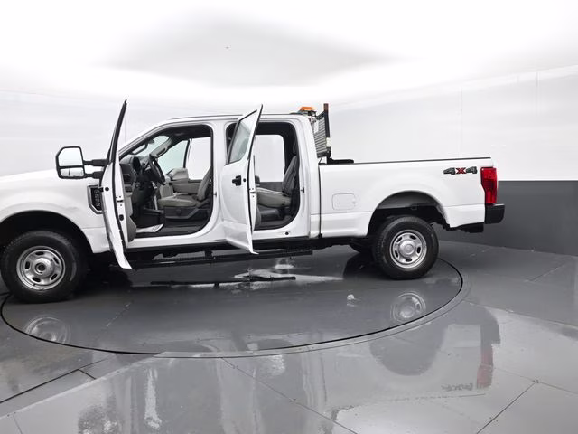 2020 Oxford White Ford Super Duty F-250 SRW XL 4X4 Truck