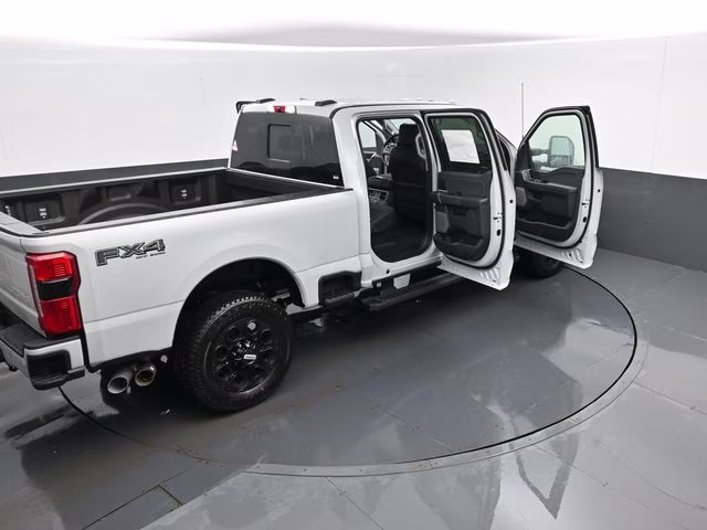 2026 Avalanche Ford Super Duty F-350 SRW 4X4 Truck