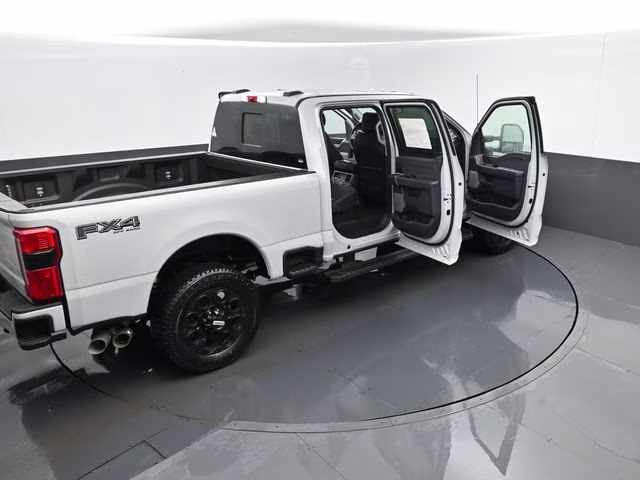 2026 Avalanche Ford Super Duty F-350 SRW 4X4 Truck