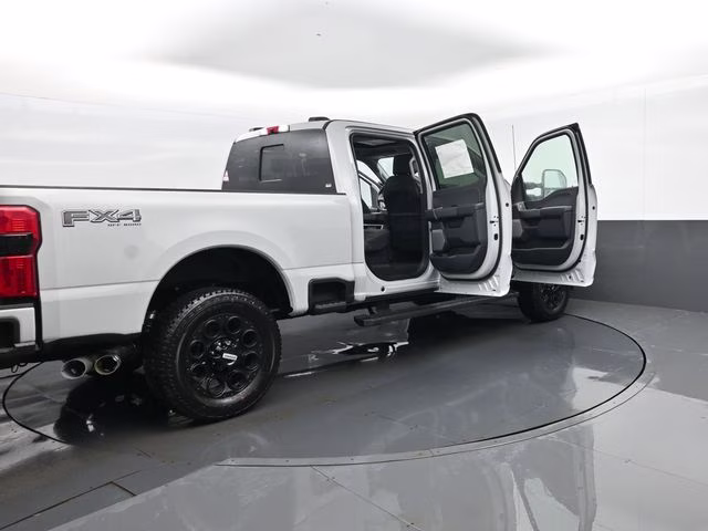2026 Avalanche Ford Super Duty F-350 SRW 4X4 Truck