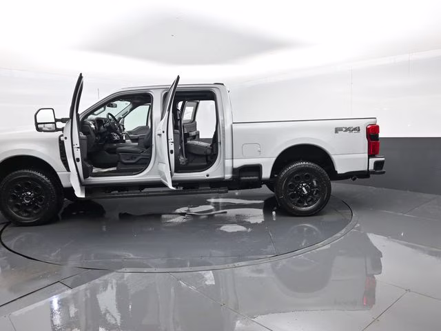 2026 Avalanche Ford Super Duty F-350 SRW 4X4 Truck