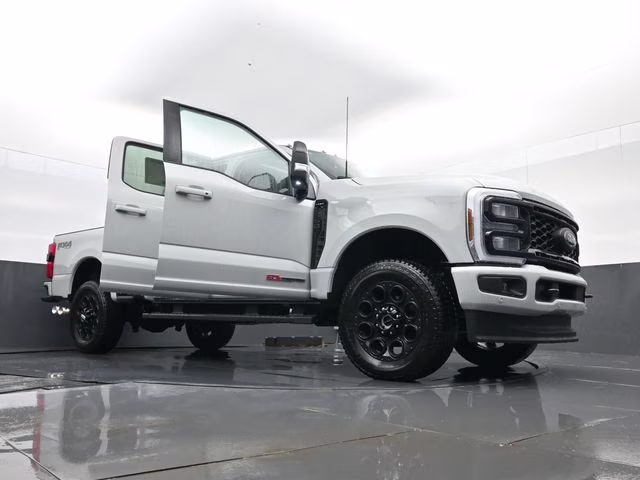 2026 Avalanche Ford Super Duty F-350 SRW 4X4 Truck
