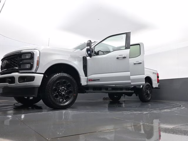 2026 Avalanche Ford Super Duty F-350 SRW 4X4 Truck