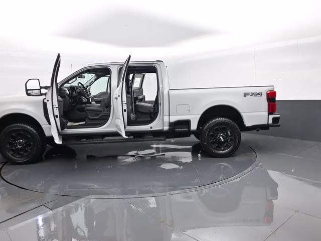 2026 Avalanche Ford Super Duty F-350 SRW Lariat 4X4 Truck
