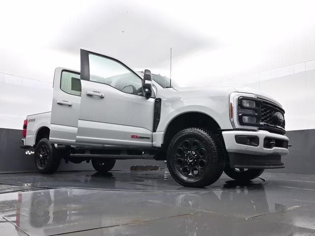 2026 Avalanche Ford Super Duty F-350 SRW Lariat 4X4 Truck
