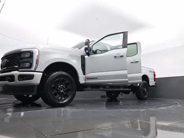2026 Avalanche Ford Super Duty F-350 SRW Lariat 4X4 Truck
