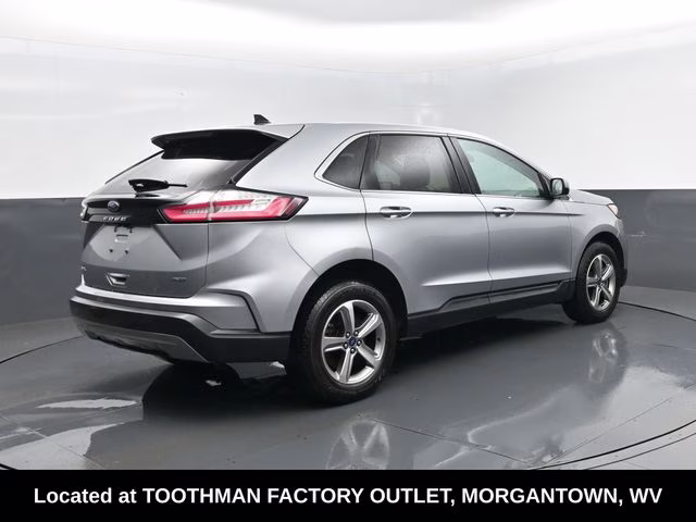 2022 Silver Metallic Ford Edge SEL AWD SUV
