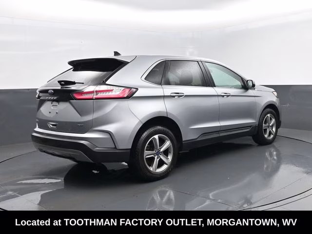 2022 Silver Metallic Ford Edge SEL AWD SUV