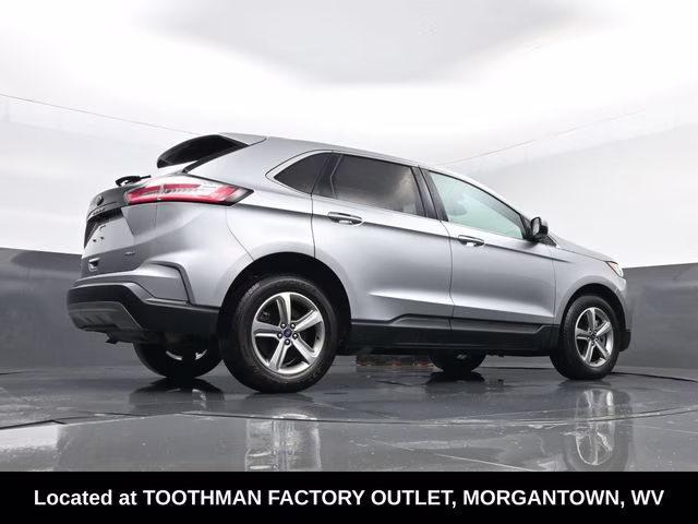 2022 Silver Metallic Ford Edge SEL AWD SUV
