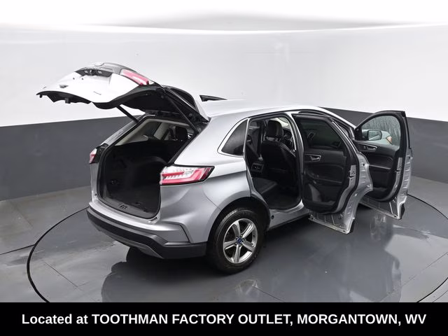 2022 Silver Metallic Ford Edge SEL AWD SUV