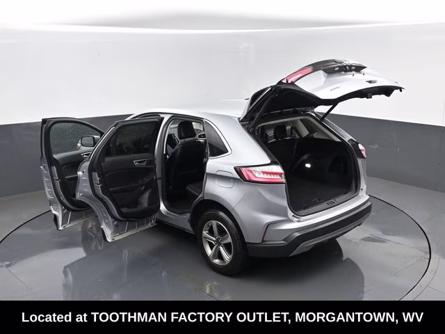2022 Silver Metallic Ford Edge SEL AWD SUV