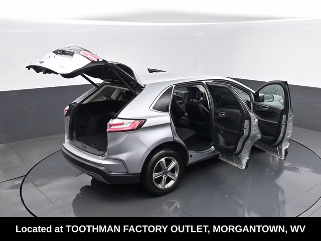 2022 Silver Metallic Ford Edge SEL AWD SUV