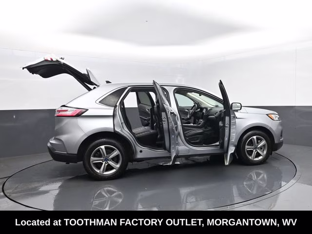2022 Silver Metallic Ford Edge SEL AWD SUV