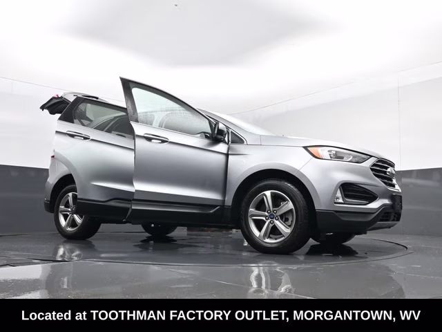 2022 Silver Metallic Ford Edge SEL AWD SUV