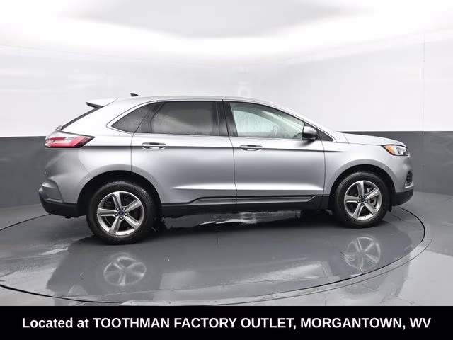 2022 Silver Metallic Ford Edge SEL AWD SUV