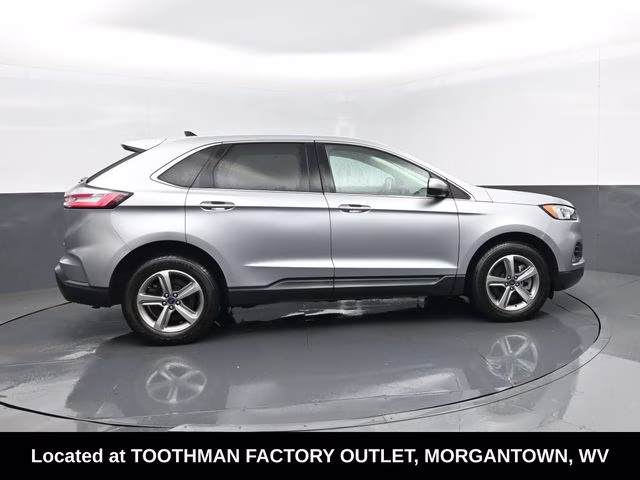 2022 Silver Metallic Ford Edge SEL AWD SUV