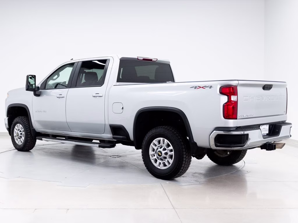 2021 Silver Ice Metallic Chevrolet Silverado 2500HD LT 4X4 Truck