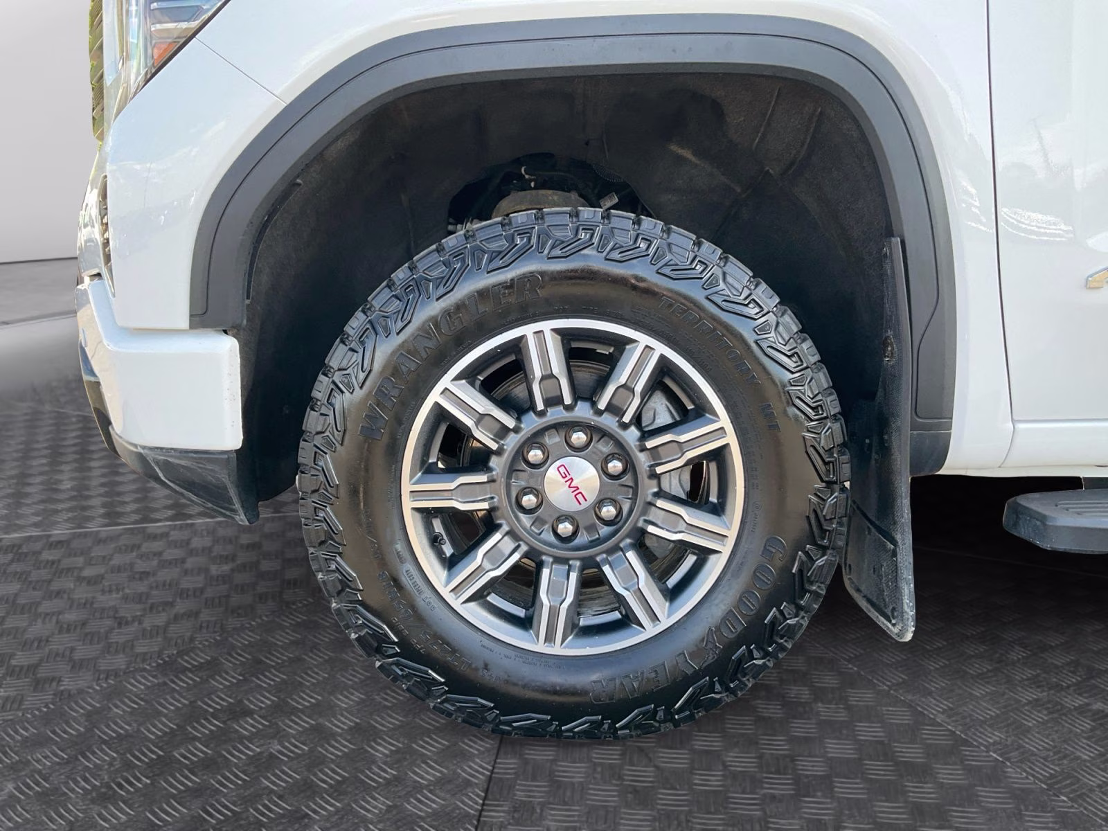 2025 Summit White GMC Sierra 1500 AT4 4X4 Truck