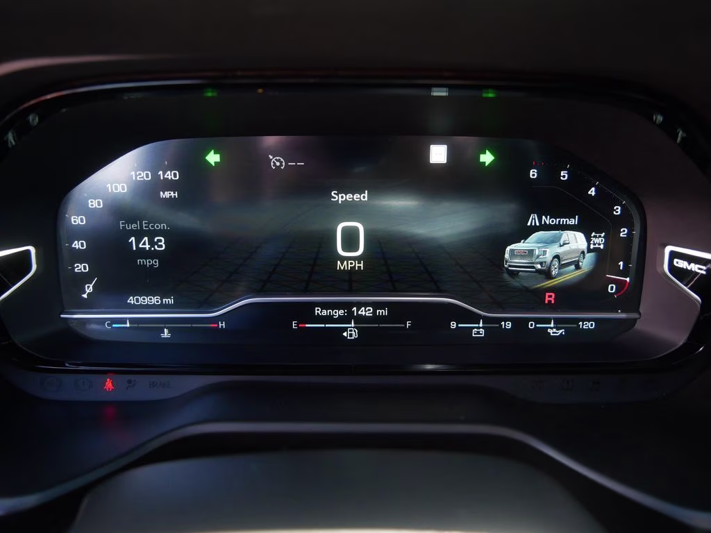 2023 White GMC Yukon Denali Ultimate 4X4 SUV