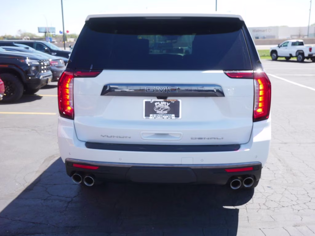 2023 White GMC Yukon Denali Ultimate 4X4 SUV