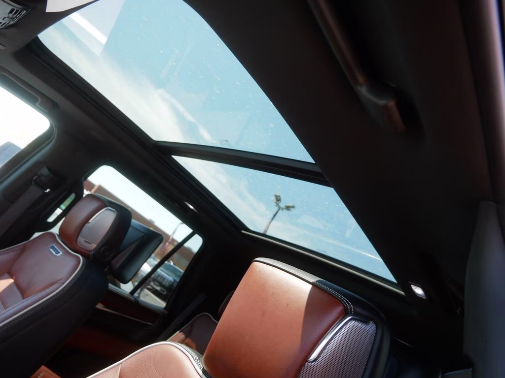 2023 White GMC Yukon Denali Ultimate 4X4 SUV