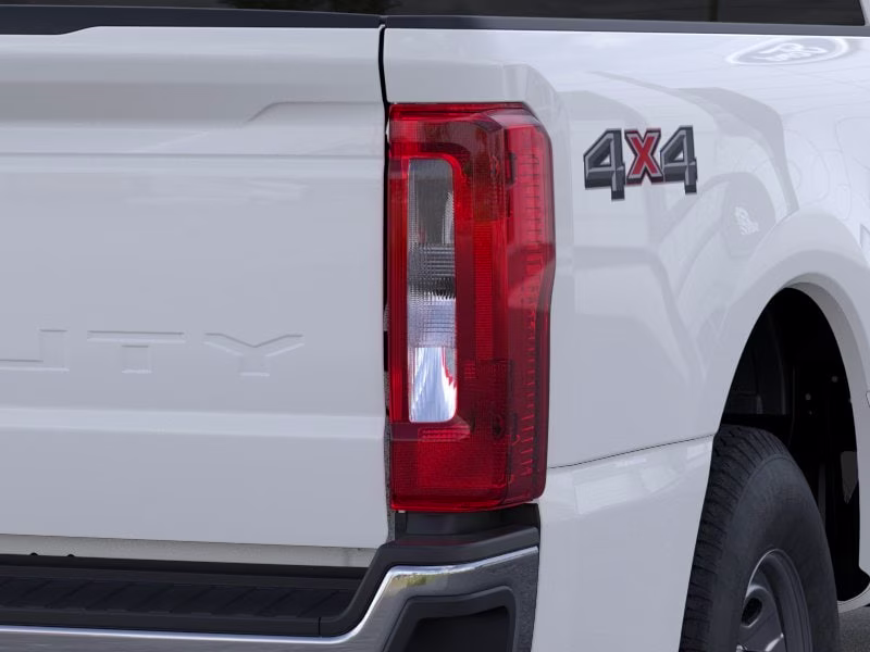 2026 Oxford White Ford Super Duty F-350 SRW XL 4X4 Truck