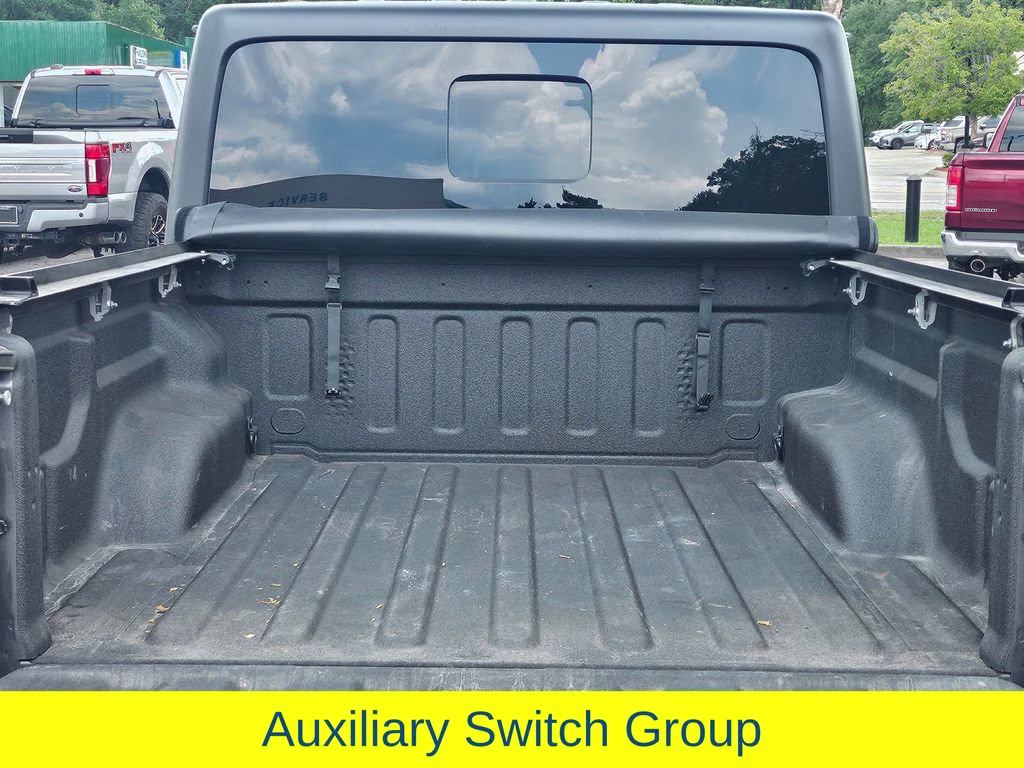 2020 Granite Crystal Metallic Clearcoat Jeep Gladiator Rubicon 4X4 Truck