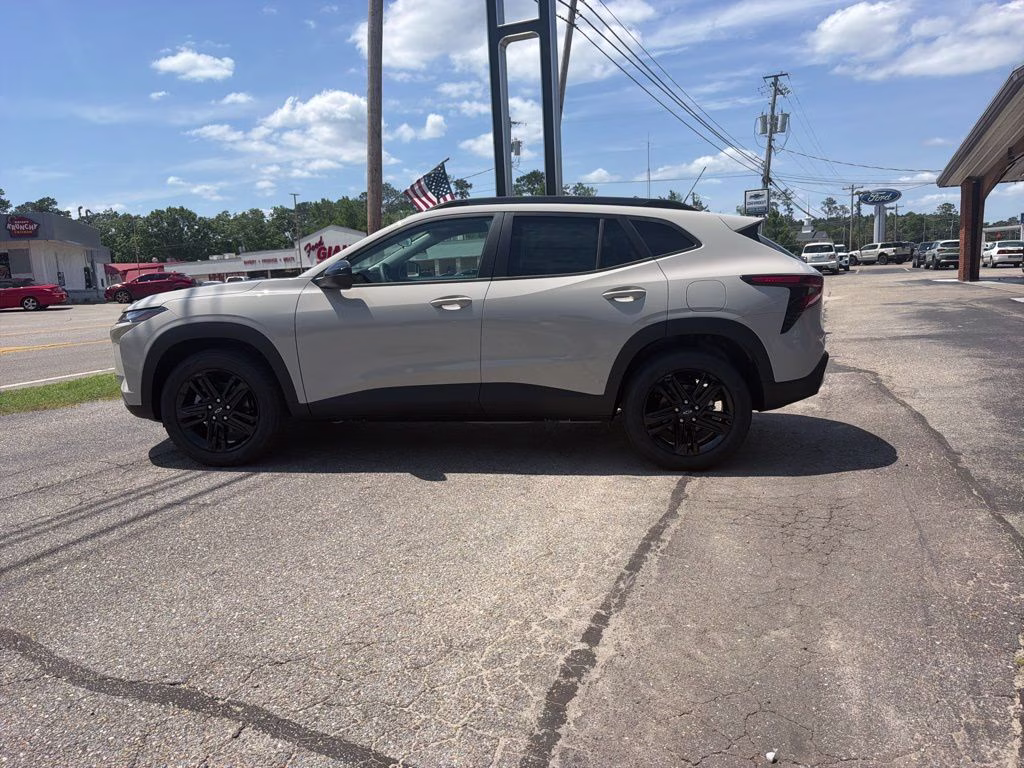 2026 White Sands Chevrolet Trax ACTIV FWD SUV