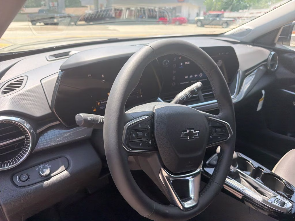 2026 White Sands Chevrolet Trax ACTIV FWD SUV
