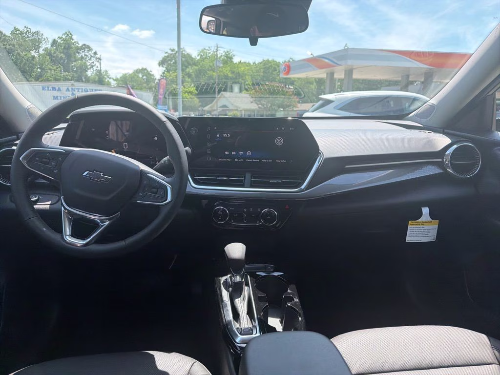 2026 White Sands Chevrolet Trax ACTIV FWD SUV