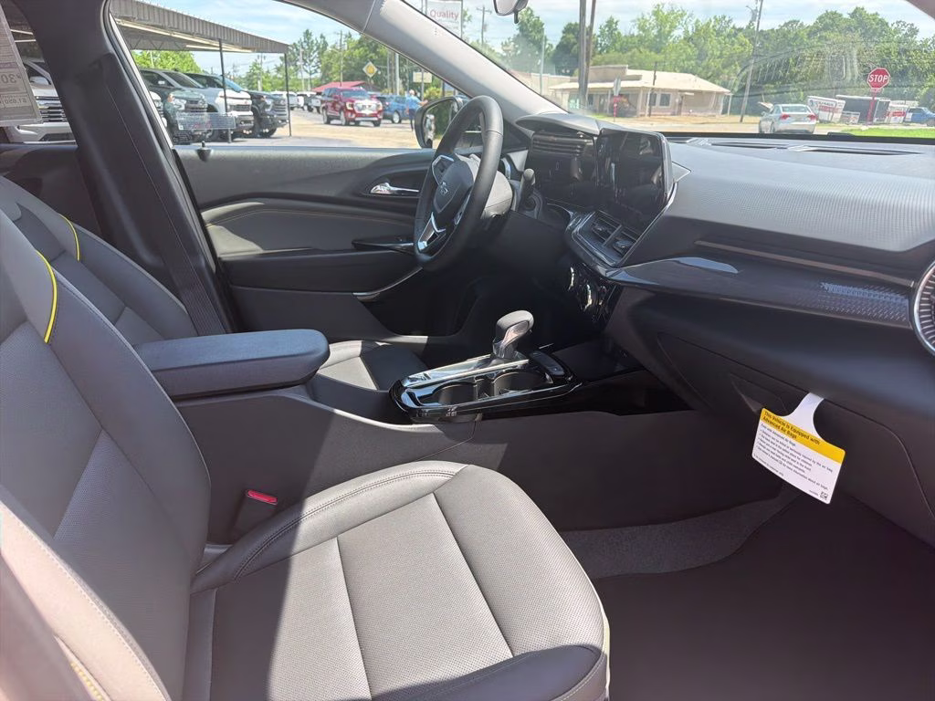 2026 White Sands Chevrolet Trax ACTIV FWD SUV