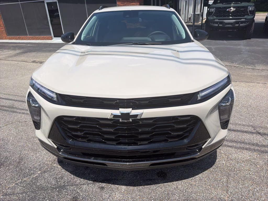 2026 White Sands Chevrolet Trax ACTIV FWD SUV