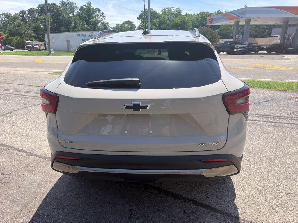 2026 White Sands Chevrolet Trax ACTIV FWD SUV