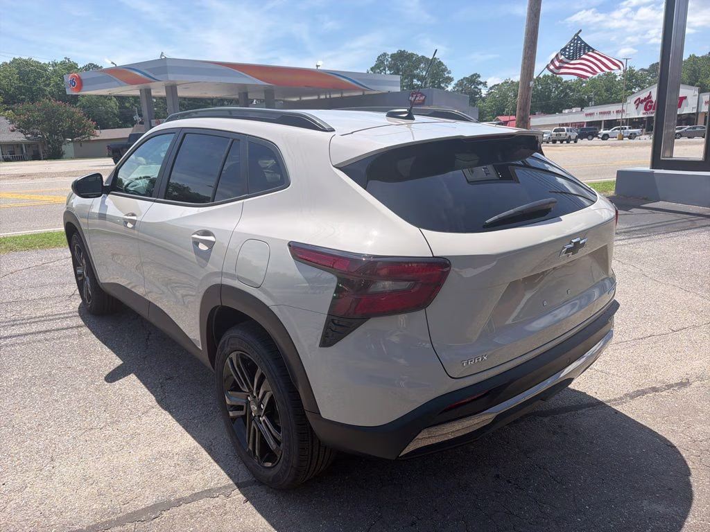 2026 White Sands Chevrolet Trax ACTIV FWD SUV