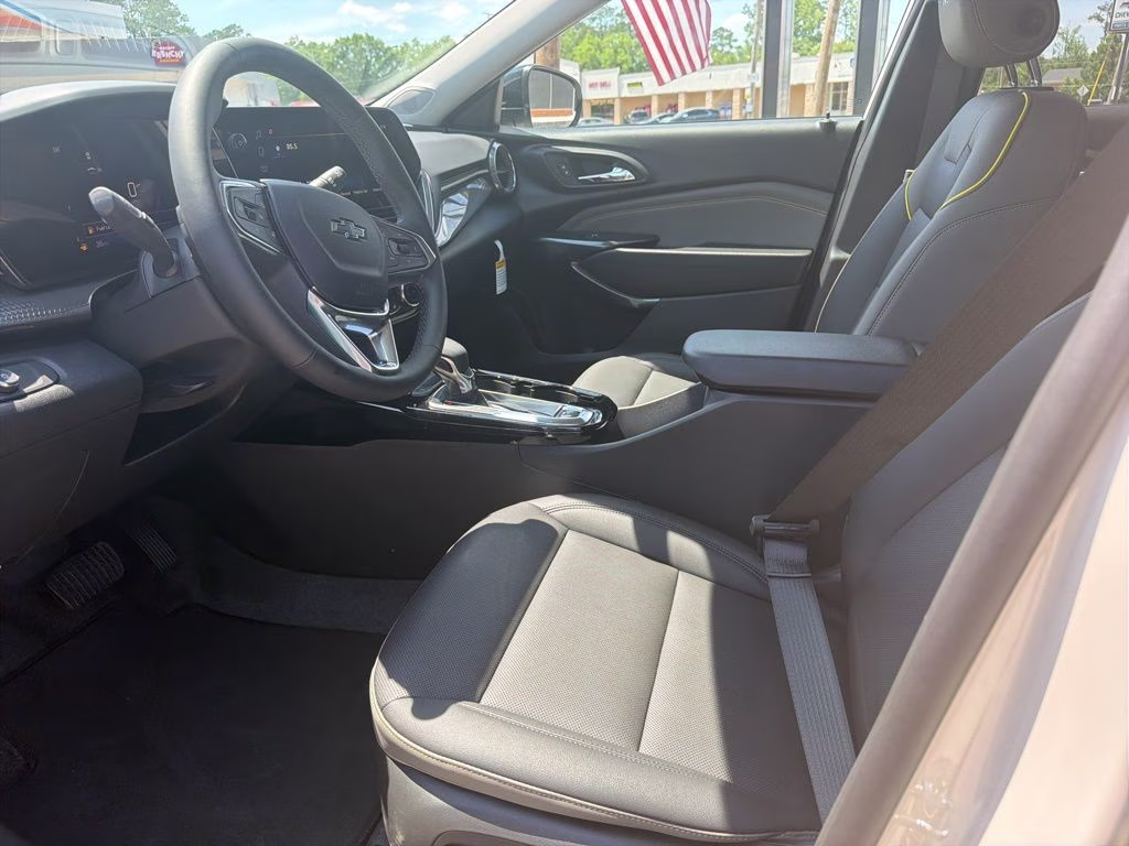 2026 White Sands Chevrolet Trax ACTIV FWD SUV