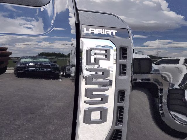 2026 Agate Black Metallic Ford Super Duty F-250 SRW Lariat 4X4 Truck