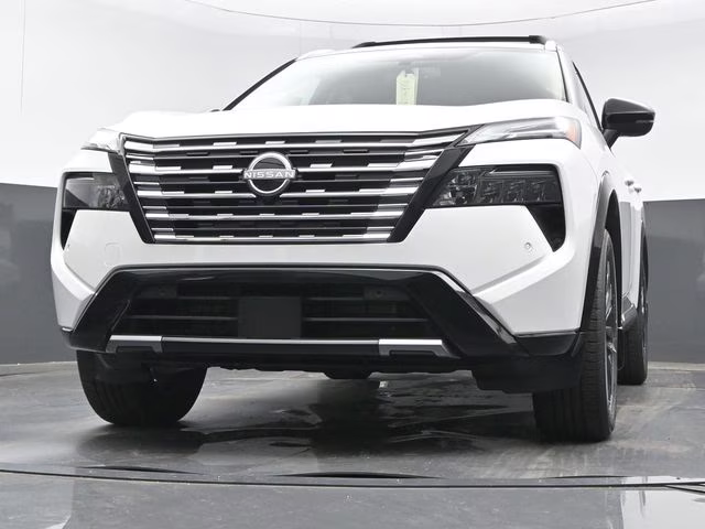 2026 Everest White Pearl/Super Black Nissan Rogue Platinum AWD SUV