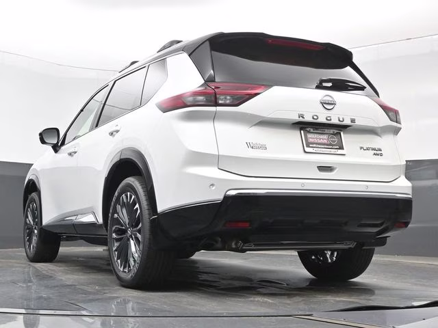 2026 Everest White Pearl/Super Black Nissan Rogue Platinum AWD SUV