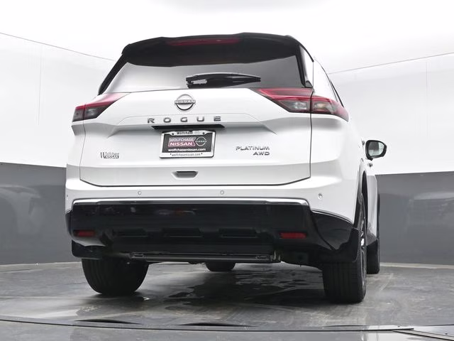 2026 Everest White Pearl/Super Black Nissan Rogue Platinum AWD SUV