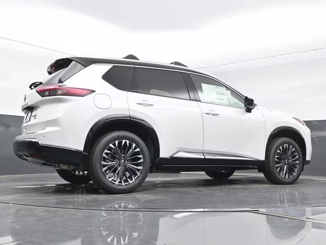 2026 Everest White Pearl/Super Black Nissan Rogue Platinum AWD SUV