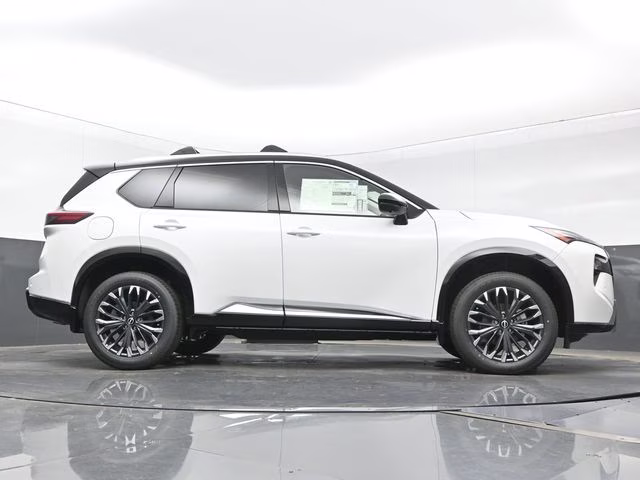 2026 Everest White Pearl/Super Black Nissan Rogue Platinum AWD SUV