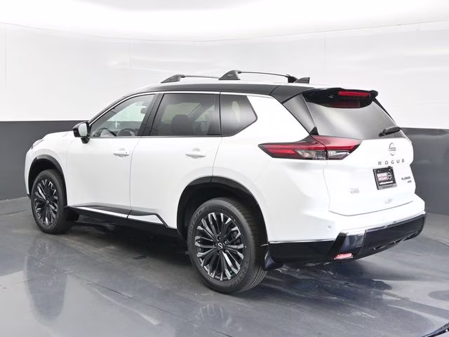 2026 Everest White Pearl/Super Black Nissan Rogue Platinum AWD SUV