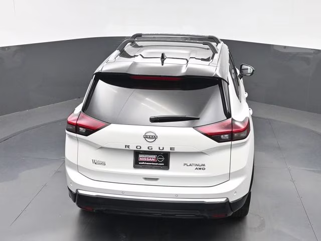 2026 Everest White Pearl/Super Black Nissan Rogue Platinum AWD SUV
