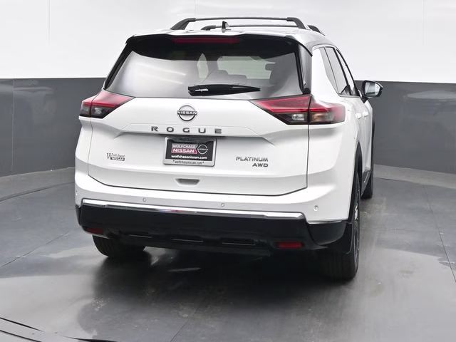 2026 Everest White Pearl/Super Black Nissan Rogue Platinum AWD SUV