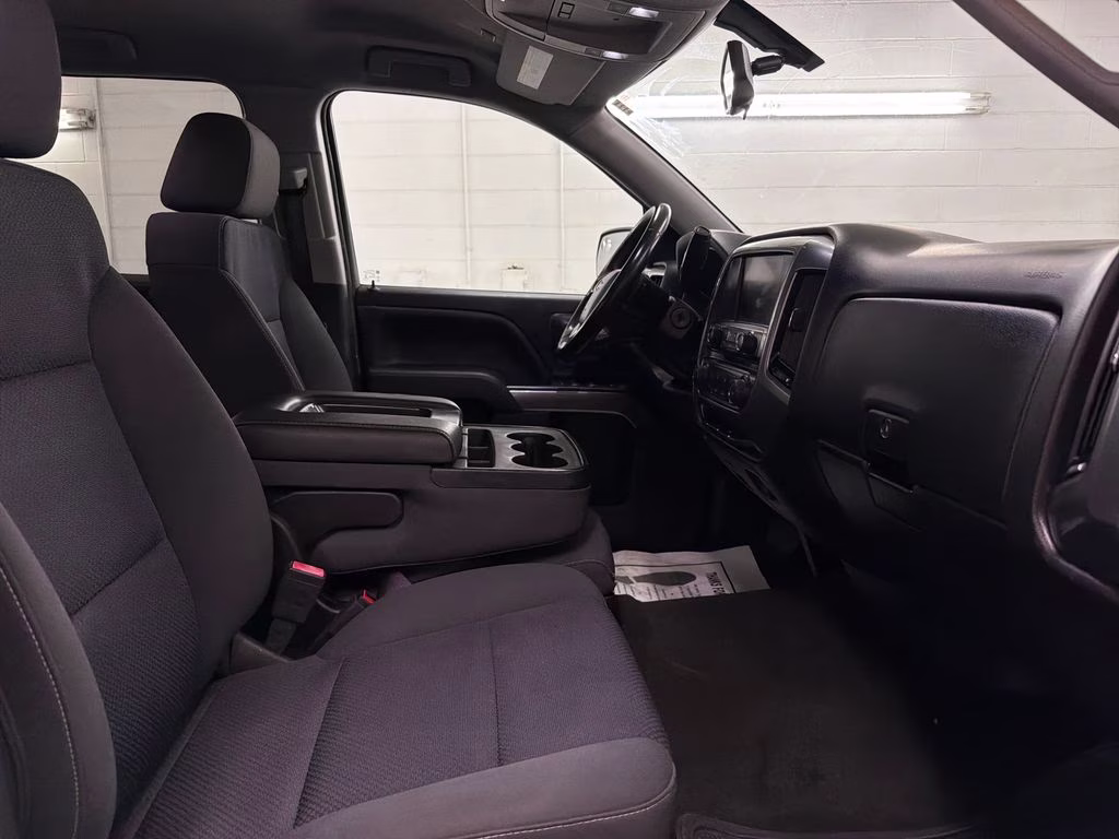 2018 Silver Ice Metallic Chevrolet Silverado 1500 LT RWD Truck
