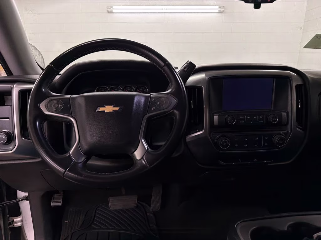 2018 Silver Ice Metallic Chevrolet Silverado 1500 LT RWD Truck