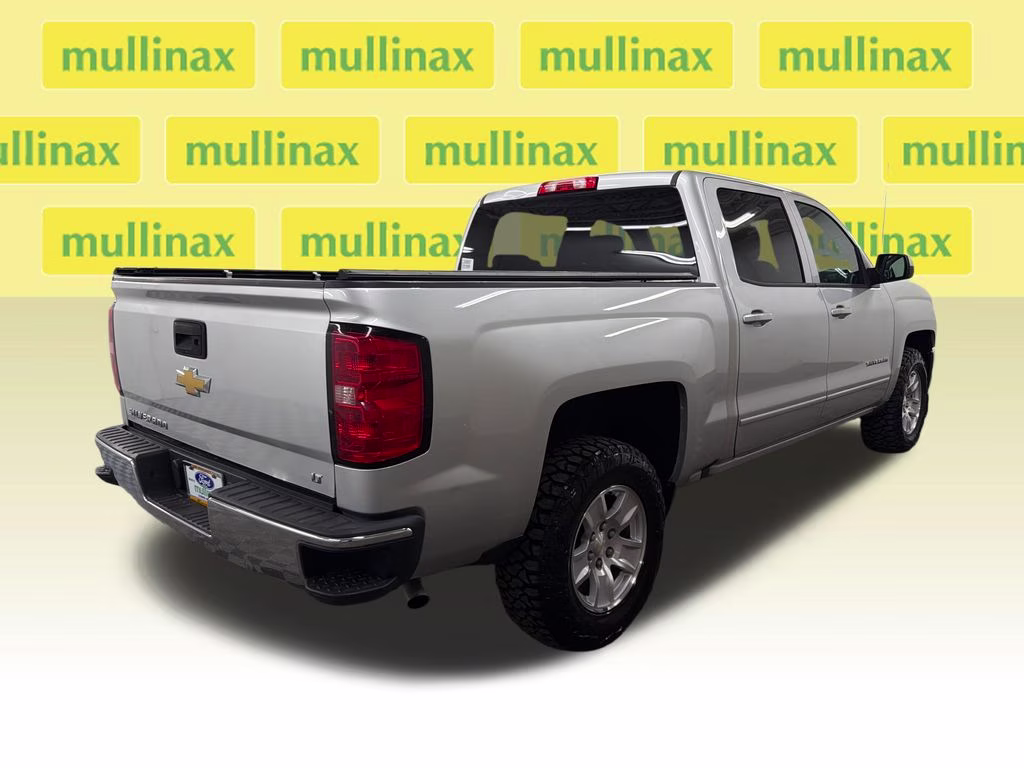 2018 Silver Ice Metallic Chevrolet Silverado 1500 LT RWD Truck